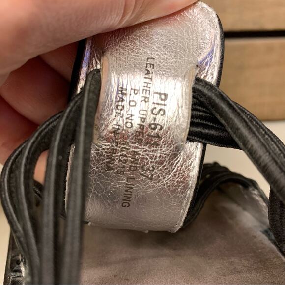 Alegria Pisa Leather Thong Sandal With Pearl Trim Black Size 37 - Picture 9 of 9